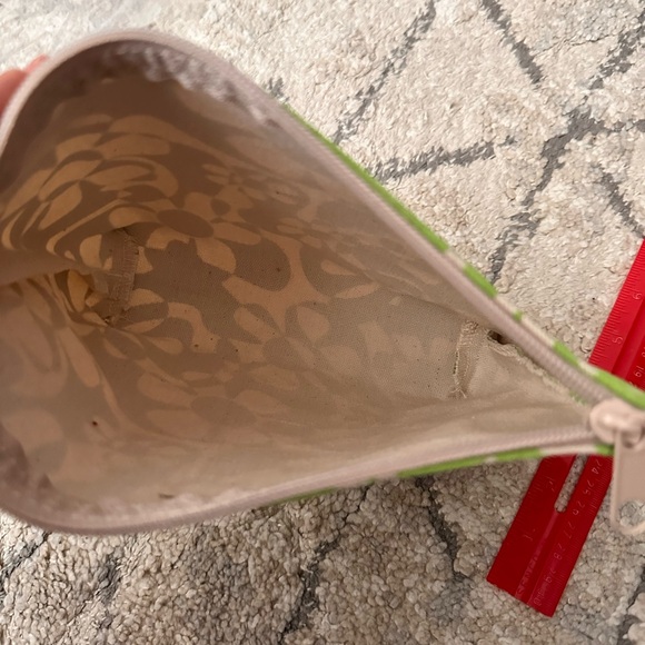 Free People make up bag ✨💚 - Picture 3 of 5